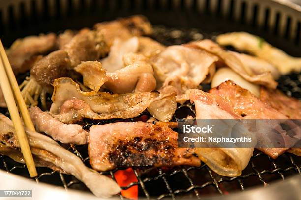 Barbecue In Cucina Moderna Giapponese - Fotografie stock e altre immagini di Alimentazione sana - Alimentazione sana, Antipasto, Asia