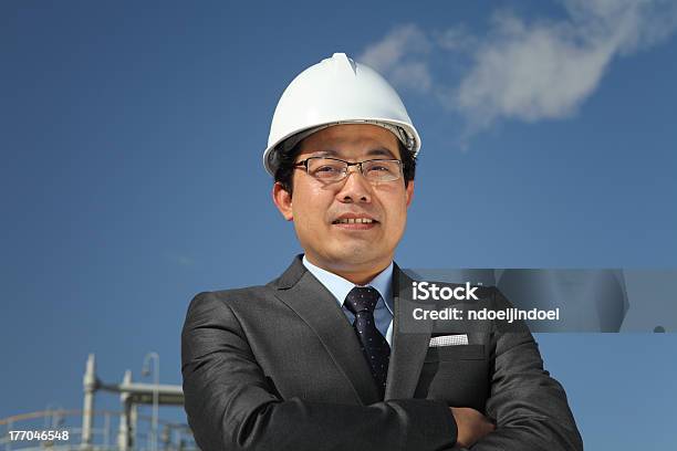Foto de Engenheiro Industrial e mais fotos de stock de Adulto - Adulto, Artigo de vestuário para cabeça, Asiático e indiano