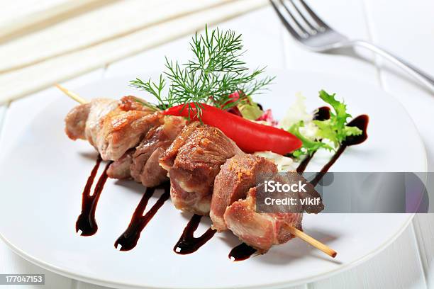 豚を刺した串 - バーベキュー料理のストックフォトや画像を多数ご用意 - バーベキュー料理, 立方体, 豚肉