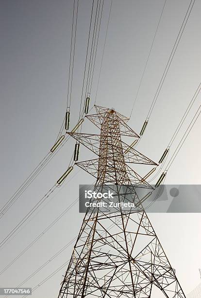 Photo libre de droit de Big Electric Power Station Avec Câbles banque d'images et plus d'images libres de droit de Acier - Acier, Alimentation électrique, Bleu