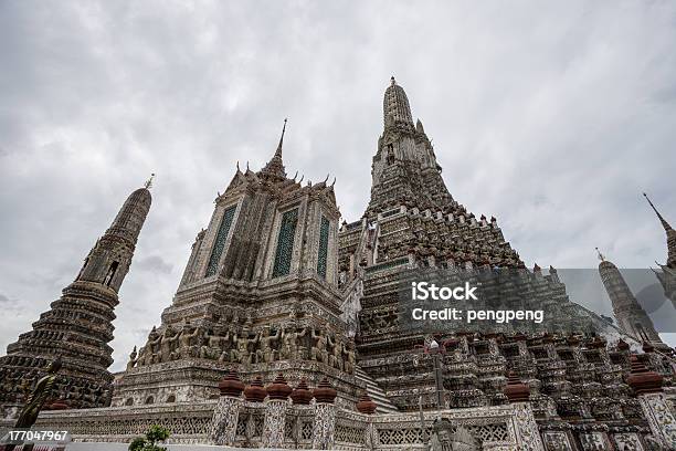 Tempio Di Wat Arun Bangkok Tailandia - Fotografie stock e altre immagini di Architettura - Architettura, Bangkok, Capitali internazionali