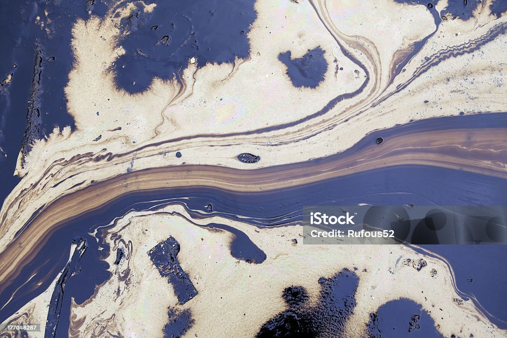El derrame de petróleo en el Golfo se muestra en la playa - Foto de stock de Arena libre de derechos