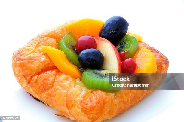 Frutas Frescas Denish - Fotografias de stock e mais imagens de Bola doce - Bola doce, Bolo de Frutas, Cereja