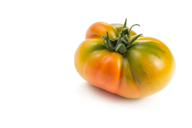 organic tradycyjna odmiana pomidora - heirloom tomato zdjęcia i obrazy z banku zdjęć