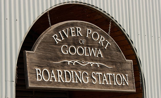 istock Sign - Boarding Station 177057803