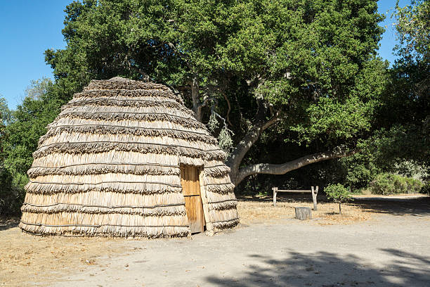 cabana de índio - mission santa barbara imagens e fotografias de stock