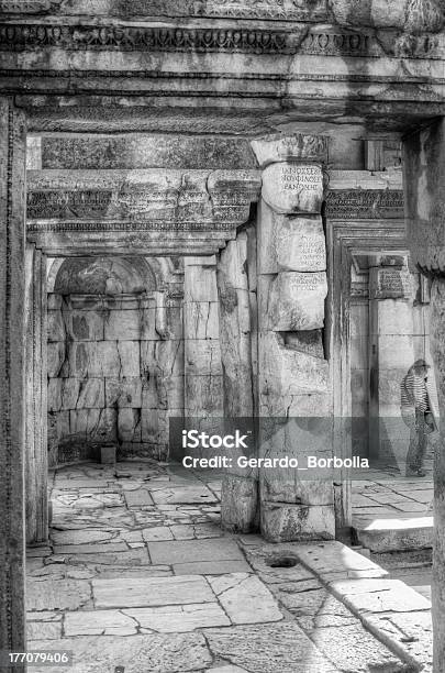 Immagine Acquisita In Grecia - Fotografie stock e altre immagini di Ambientazione esterna - Ambientazione esterna, Anfiteatro, Antica civiltà