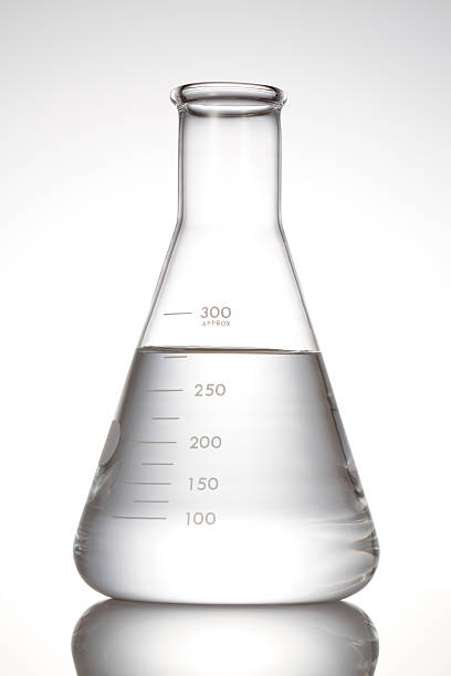 laboratoire - laboratory glassware beaker flask glass photos et images de collection