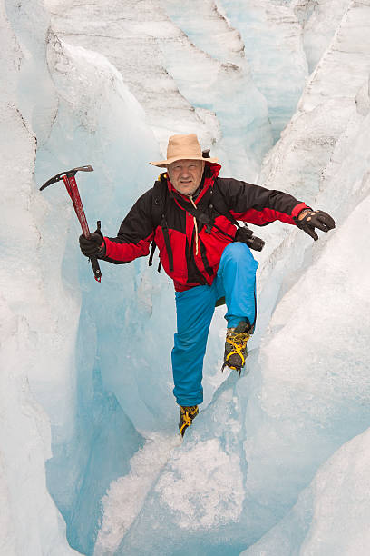 glaciar - conquering adversity blue rock climbing ice climbing fotografías e imágenes de stock