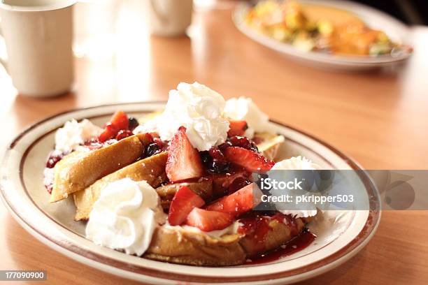 Foto de Rabanada e mais fotos de stock de Café - Casa de comes e bebes - Café - Casa de comes e bebes, Café da manhã, Comida