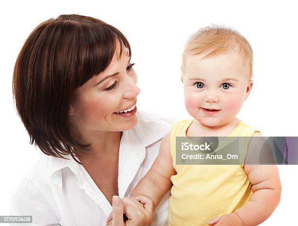 Szczęśliwa Matka Z Dzieckiem - zdjęcia stockowe i więcej obrazów 12-17 miesięcy - 12-17 miesięcy, Białe tło, Biały