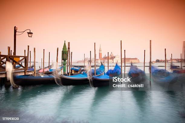 Venecia Italia Foto de stock y más banco de imágenes de Agua - Agua, Aire libre, Amarrado