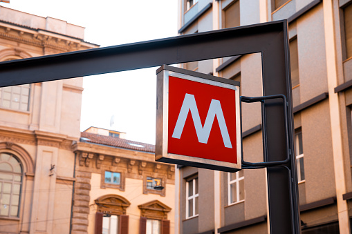 Milan metro sign