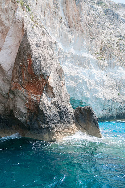 Rocky shore linha, Zakynthos, Grécia - fotografia de stock