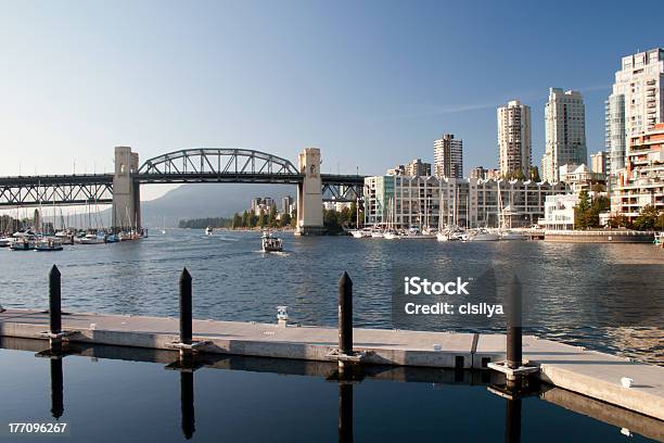 Burrard Ponte Per Lisola Di Granville E Vancouver Città - Fotografie stock e altre immagini di Acqua