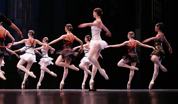 danza classica - ballerino artista di spettacolo foto e immagini stock