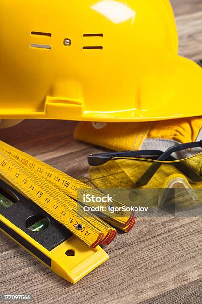 Foto de Equipamento De Segurança Kit De Closeup e mais fotos de stock de Amarelo - Amarelo, Equipamento, Fotografia - Imagem