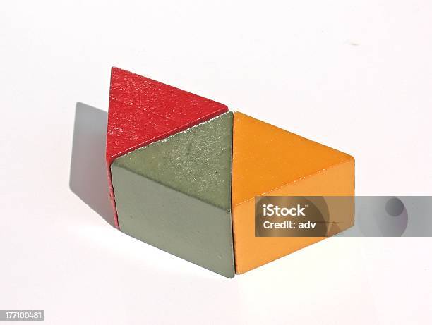 Tre Triangolo Blocchi - Fotografie stock e altre immagini di A forma di blocco - A forma di blocco, Arancione, Astratto