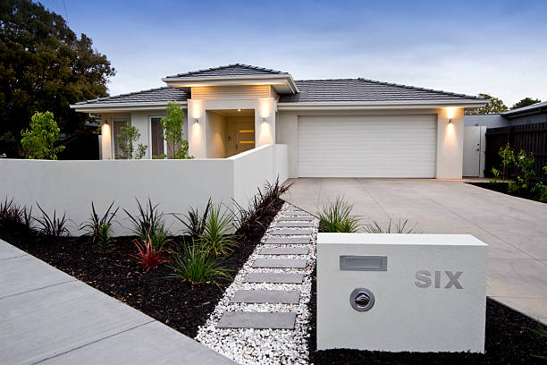 istock Beautiful home as seen from the driveway 177102512
