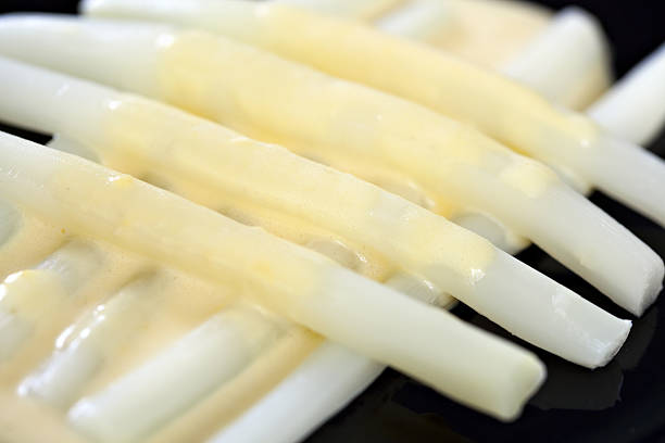 istock Dish of white asparagus, sauce Hollandaise 177107651