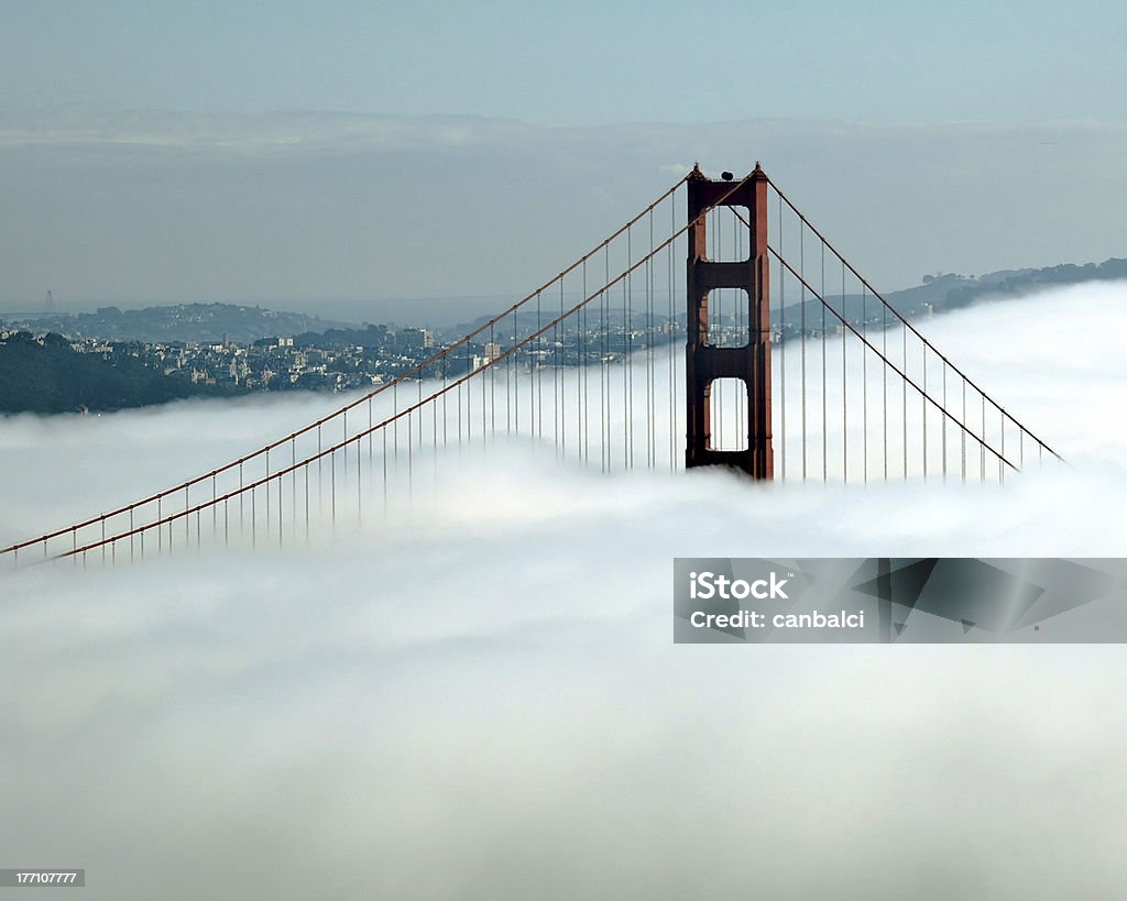 Puente Golden Gate en niebla 2 - Foto de stock de Agua libre de derechos