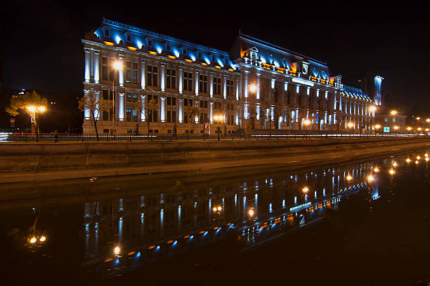 istock palace of justice 177108402