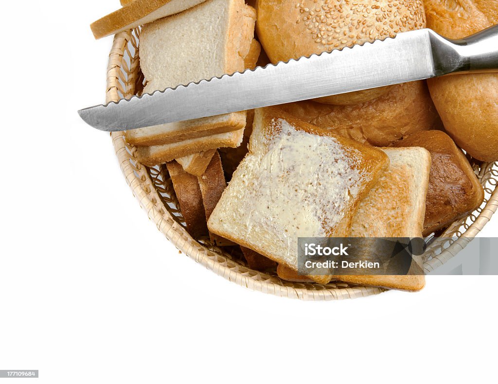 Pane fresco in un cestino - Foto stock royalty-free di Alimentazione sana