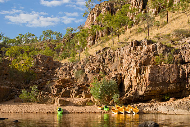 kajaki w katherine gorge - katherine australia northern territory ravine zdjęcia i obrazy z banku zdjęć