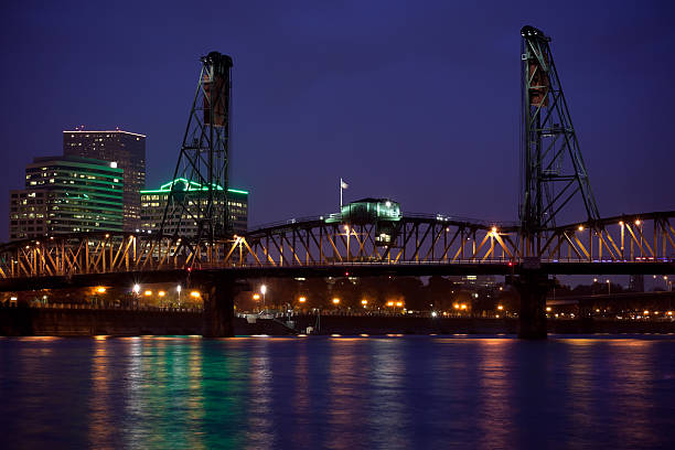 istock Hawthorne Bridge and Downtown Portland 177111928