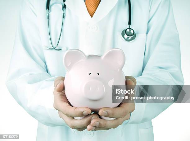 医師にピギー銀行 - ピンク色のストックフォトや画像を多数ご用意 - ピンク色, ファイナンス, ブタの貯金箱