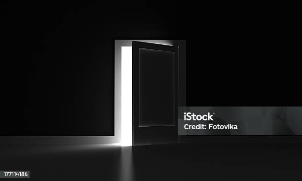 A Porta - Fotografias de stock e mais imagens de Abrir - Abrir, Cor preta, Porta