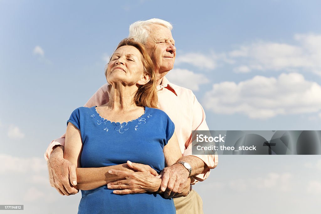 Feliz casal de idosos - Foto de stock de 70 anos royalty-free