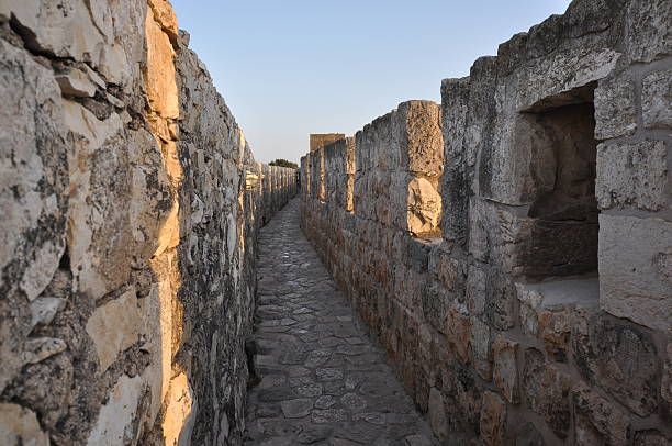 stadt jerusalem alten stadtmauer, - the ramparts stock-fotos und bilder