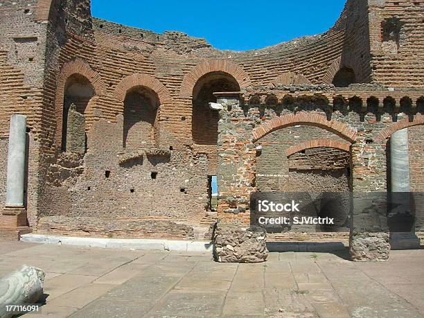 Photo libre de droit de Villa Du Quintilii Nymphaeum banque d'images et plus d'images libres de droit de Abside - Abside, Antique, Arc - Élément architectural