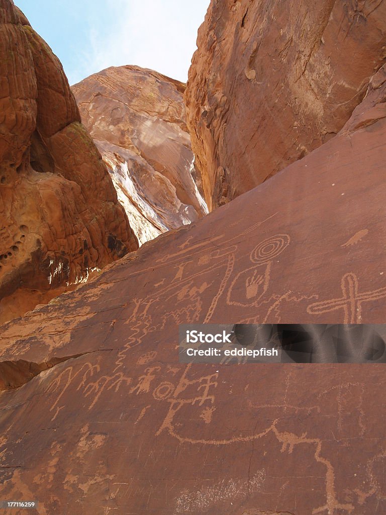 Petroglyphs - Foto de stock de Antiguo libre de derechos