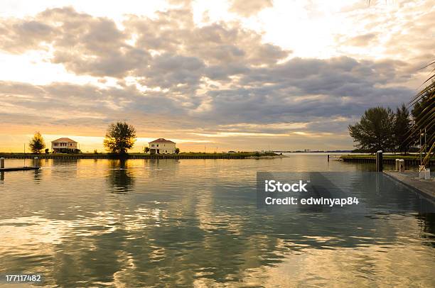 A Marina De Porto Dickson Amidst Em Belo Pôr Do Sol - Fotografias de stock e mais imagens de Amanhecer