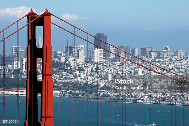 Golden Gate Bridge Und Transamerica Gebäude 2 Stockfoto und mehr Bilder von Bauwerk - Bauwerk, Blau, Brücke