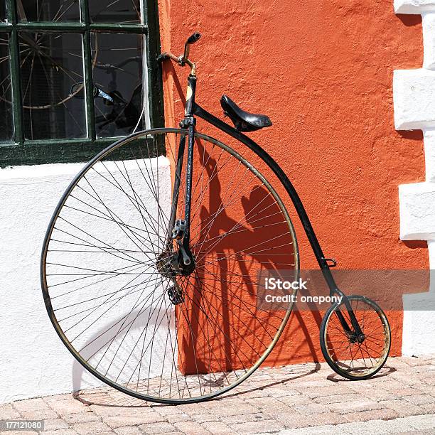 Antyczny Bicykl - zdjęcia stockowe i więcej obrazów Antyczny bicykl - Antyczny bicykl, Antyczny, Bez ludzi