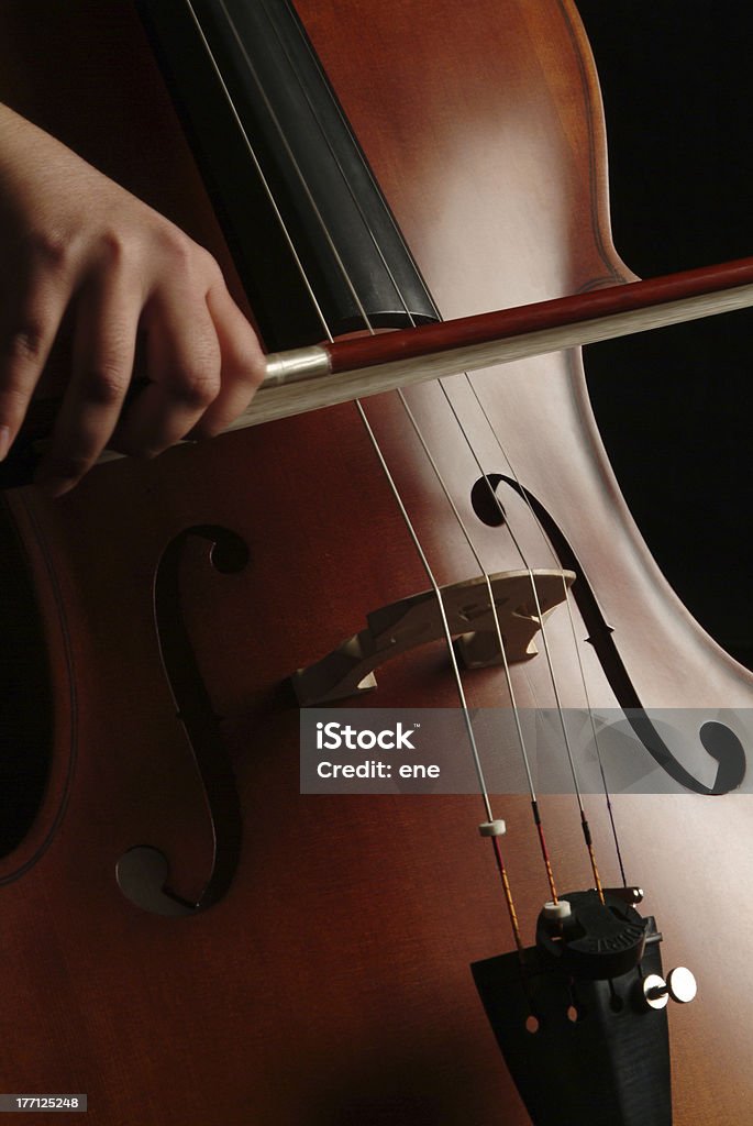 Violoncelle joueur - Photo de Artiste de spectacle libre de droits