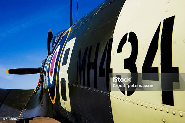 Foto de Spitfire Mk Ix e mais fotos de stock de Avião - Avião, Segunda Guerra Mundial, Sombra