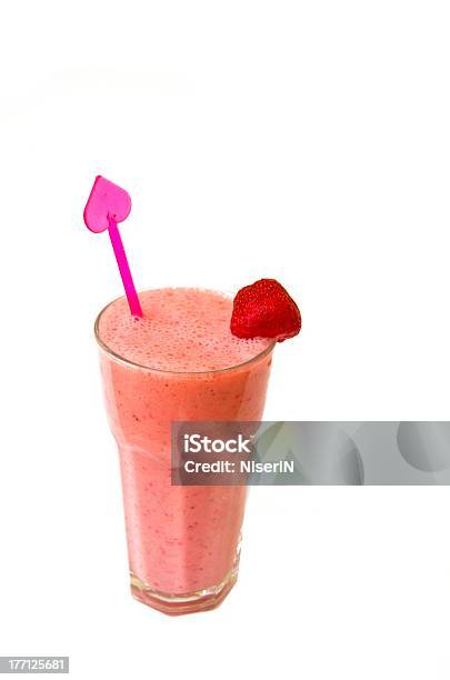 Foto de Morango De Cocktails e mais fotos de stock de Figura para recortar - Figura para recortar, Smoothie, Alimentação Saudável