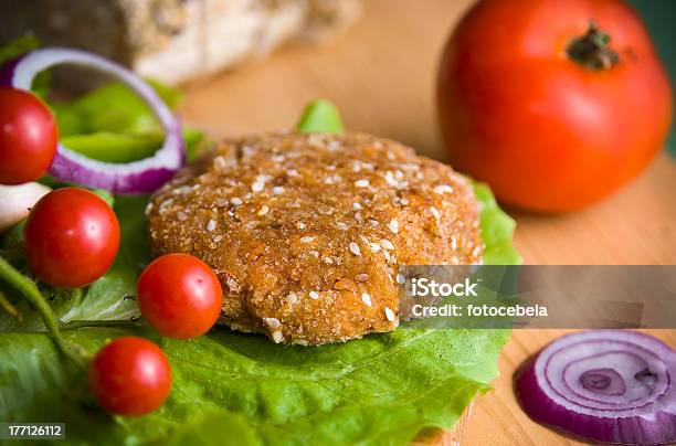 Cibo Vegan Hamburger Di Fagioli - Fotografie stock e altre immagini di Alimentazione sana - Alimentazione sana, Ambientazione interna, Cibi e bevande