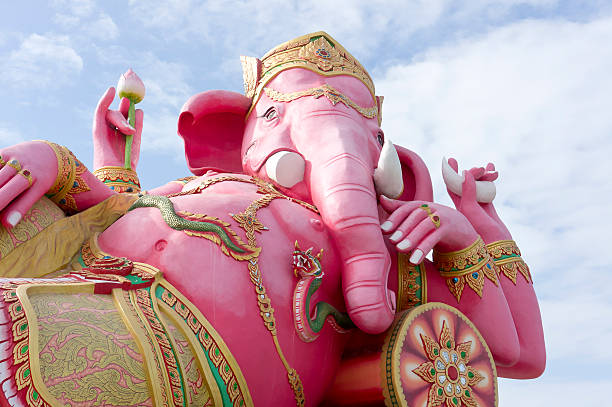 ganesa sono meditating gigante cor-de-rosa - ganesha animal asia chennai - fotografias e filmes do acervo