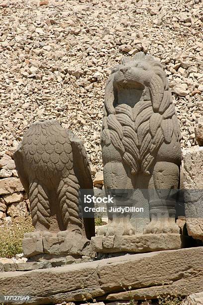 Colossal Estatuas Del Monte Nemrut Foto de stock y más banco de imágenes de Anatolia - Anatolia, Arqueología, Asia