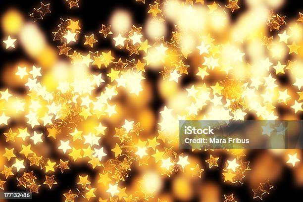 Brillantes Luces De Estrellas Y Foto de stock y más banco de imágenes de Abstracto - Abstracto, Amarillo - Color, Brillante