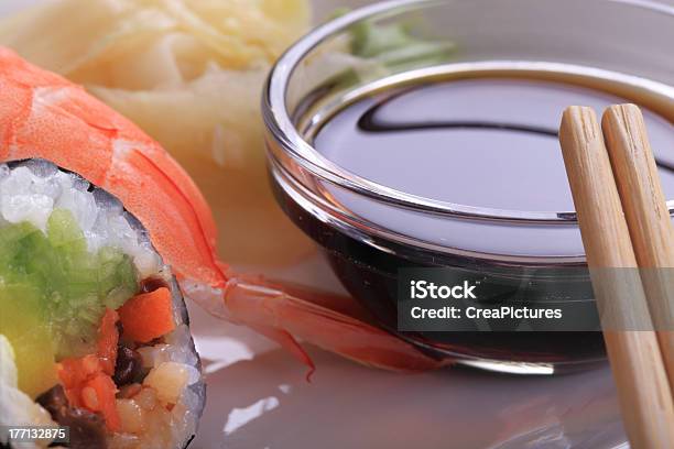 Sushi Japonês Tradicional - Fotografias de stock e mais imagens de Alimentação Saudável - Alimentação Saudável, Almoço, Arroz - Alimento Básico