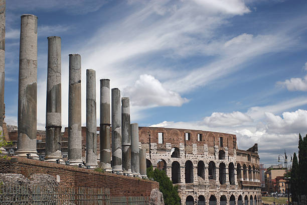 Coloseam "Roman Landmark," piler stock pictures, royalty-free photos & images