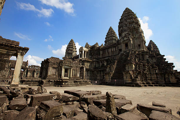istock Courtyard at Angkor Wat, Cambodia 177137024