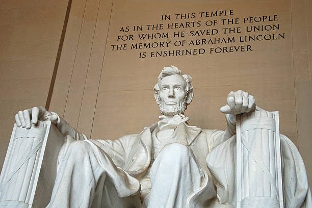 lincoln memorial in washington, dc - lincoln memorial washington dc people abraham lincoln stock-fotos und bilder