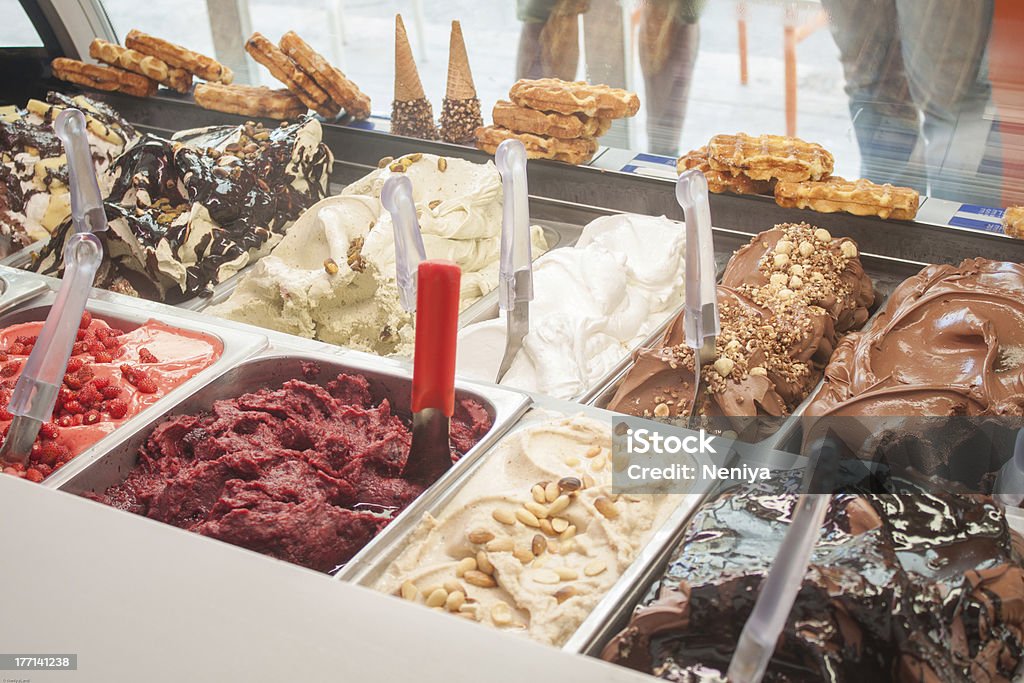 젤라토 in gelateria - 로열티 프리 아이스크림 전문점 스톡 사진